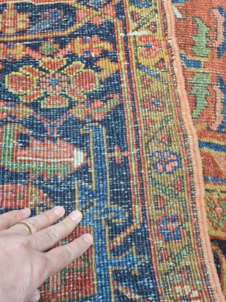 Ntique persian Heriz rug size:280x250 cm good condition need small repair                      