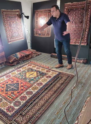 Some images from Arts: Antique Rug & Textile Show, 2019. Enjoy!                      