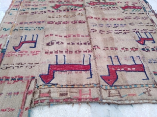 Antique Caucasian Karabagh horse cover. Very good condition.
Width 3'7" (110cm)
Total length 5'7" (170cm)
Strap length 1'8" (50cm) x width 10" (25cm)             