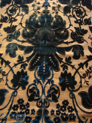 Russian Velvet.
Late 19th Century.
Very nice piece.
                           