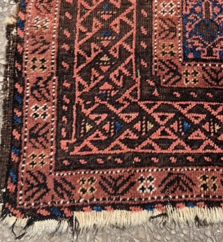Antique Beluch carpet very nice and old
Size:190x95 cm                         