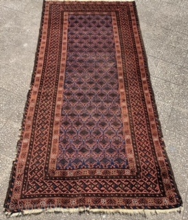 Antique Beluch carpet very nice and old
Size:190x95 cm                         