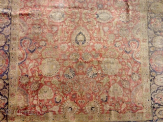Kumkapi 180x126 cm (5ft9in x 4ft1in) early 19th. Condition: Fair. Original selvedges and ends. 3 holes (tears). Silk warp, silk weft, silk pile. Worldwide Free Shipping.
       