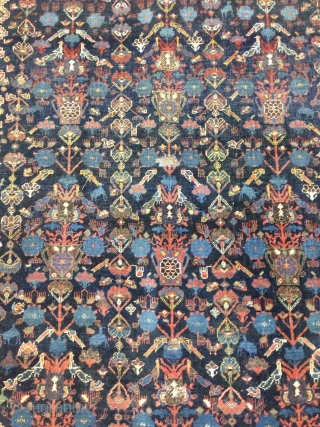 Khamseh 215x150 cm circa 1900. Condition: low pile and 3 little holes. Wool warp, wool weft, wool pile
               