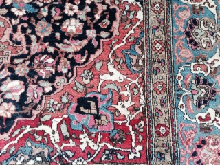 Isfahan 210x130 (6ft8in x 4ft2in) early 20th
Condition: Very good, original ends and selvedges.
Cotton warp, cotton weft, wool pile               