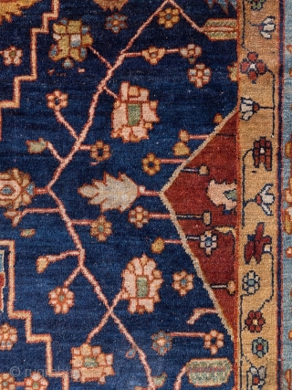 21 | Ferahan, Persia, c. 1900, 8.85 x 2.85 m

    
Hand knotted from wool, cotton warp
Sarouk, Persia, circa 1900
Knot density: approx. 450,000 knots per m²
Herati motifs surrounded by fine  ...