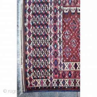 Centralasin turkoman Ensi Rug
Size:137x170cm/4'6"x5'7"                             