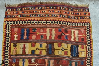 Qashqai Kilim. 8'9" x 5'9"                            