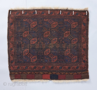 A lovely Baluch bag face with very good color. 2'3" x 2'. 

Please visit our website for more collectible woven art: www.bbolour.com           