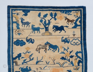 Chinese rug. 6'9" x 3'10". 

Visit our website for a wide range of rare collectible pieces :  www.bbolour.com              