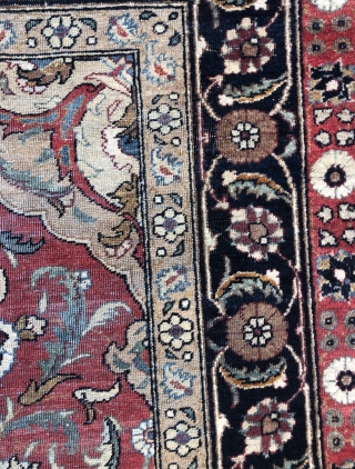 Antique Rug
Size 110x140 cm                             