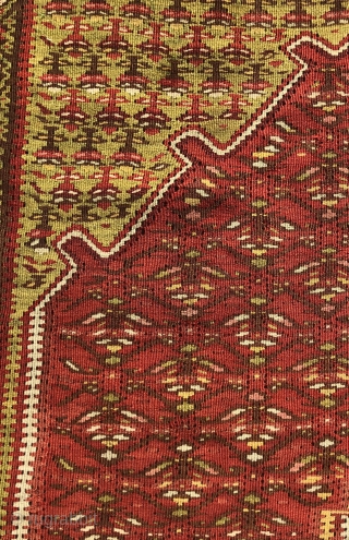 Antique Persian Sine Kilim
Size 129x191 cm
                           