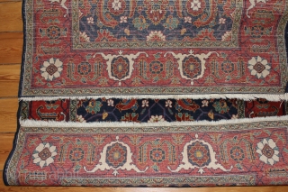 Tebris Persian around 1920
Wool on cotton very good condition.

Size: 160x114 cm                      