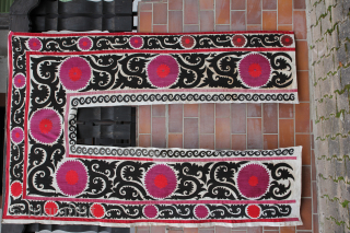 Susani Usbekistan around 1900 Silk on Cotton good condition
Price: 550€
Size: 226x159cm