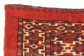 Antique Tekke Torba around 1780
Very good condition,original state,
extremly rare collector's intem
Size: 82x39cm                     