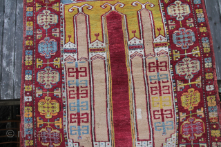 Karapinar central Anatolia End of 19th century / Early 20th century Wool on wool. 
Good condition for ist age a similar piece see pictures.
Size: 155x117cm 
Price: 550€      