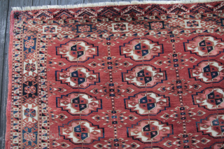 beautiful Tekke Chuval Turkmenistan 19TH Century Very good condition according to age,
with minor restorations. absolute colllector's 
Size: 120x75cm 
Price: 1650€ + Post           