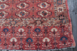 beautiful Tekke Chuval Turkmenistan 19TH Century Very good condition according to age,
with minor restorations. absolute colllector's 
Size: 120x75cm 
Price: 1650€ + Post           