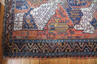 Dragon Sumagh East Caucasus Around 1900
Wool on Wool Age and Wear
Size: 300 x 225 cm                  