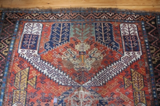 Dragon Sumagh East Caucasus Around 1900
Wool on Wool Age and Wear
Size: 300 x 225 cm                  