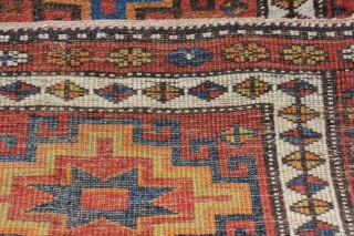 Northwest Persian Kurdish rug, memlingül desing vory good condition
Size: 270x114cm                       