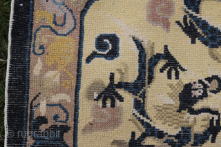 Peking  China Wery good condition
Size: 75x73cm
Prize: 200€                         