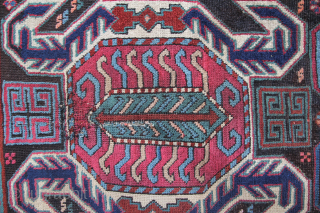 Lenkoran - Talisch Area Caucasus around 1900 Repair sites Pages re-wrapped in generally
good condition.
Size:266x117cm
Price: 1500€