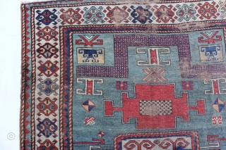  

KARACHOV KAZAK Cazcasus, 18TH  CENTURY
Wool on Wool Naturalcolor,with sigms of age and use wear 
Size: 247x148cm               