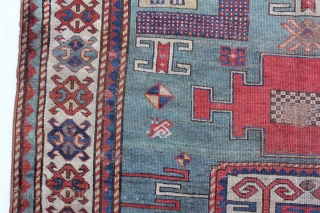  

KARACHOV KAZAK Cazcasus, 18TH  CENTURY
Wool on Wool Naturalcolor,with sigms of age and use wear 
Size: 247x148cm               