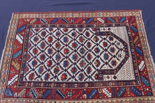 Schirwan Antique 19th century
Wool on Wool with natural colors
very good and almost intact condition.
Size: 149x198cm                  