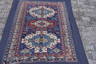 Zejwa  Schirwan around 1880
Wool on Wool with natural colors
Very good condition
Size: 148x122 cm                   