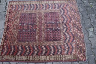 Tekke Engsi 19th century Very good condition
Size: 150x127cm
Price: 1300€                        