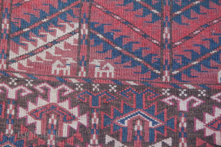 Tekke Engsi 19th century Very good condition
Size: 150x127cm
Price: 1300€                        