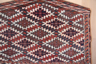 Antiques Turkoman Jomud Osmalik
Wool on Wool good condition
Sitze:97x63cm                         