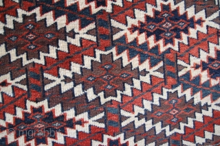 Antiques Turkoman Jomud Osmalik
Wool on Wool good condition
Sitze:97x63cm                         