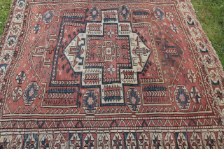 Bergama Vestern Anatolia End of 19th Century woll on wool Natural color Good condition for ist age
Size: 205X180 cm 
Price: 390 €           