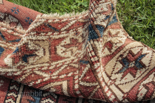 Bergama Vestern Anatolia End of 19th Century woll on wool Natural color Good condition for ist age
Size: 205X180 cm 
Price: 390 €           
