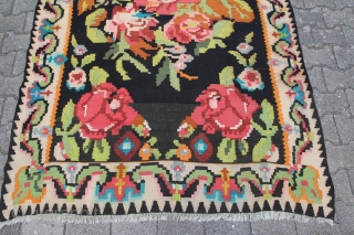 Karabagh Kelim Wool on Wool good condition
size: 250 x 150 cm                      