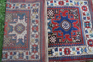 Kuba - Leshgi Kasak around 1900 Wool onWool natural color original condition all around
Verygood condition Size: 240x120cm  Price: 2600€ + Post           