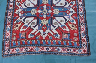 Tschelabert-Karabagh 19th century
good conddition
Size: 220x139cm                            