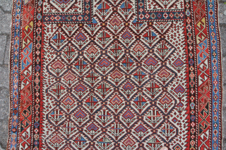 Dagestan, around 1900 in generally good condition. Size: 145x112cm Price: 1500€