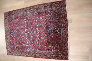 Sarugh Persian around 1930
Wool on cotton very good condition
Size: 144 x 104 cm                    