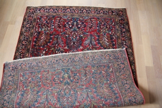 Sarugh Persian around 1930
Wool on cotton very good condition
Size: 144 x 104 cm                    