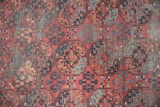 Ersari Maincarpet 2,38 x 1,77 m, Turkmenistan before 1800, condition good, partly low pile, original side but not complete,              