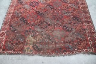 Ersari Maincarpet 2,38 x 1,77 m, Turkmenistan before 1800, condition good, partly low pile, original side but not complete,              