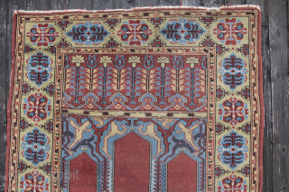 Central Anatolia Ladik evenly thin pile generally good condition
Size: 139x100cm                       