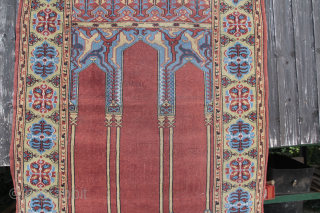 Central Anatolia Ladik evenly thin pile generally good condition
Size: 139x100cm                       