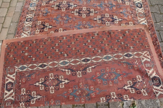 IGDIR? JOMUT? Mani Carpet Turkmenistan, ca 1880
Wool on Wool Natural Color,
Condition: Used,low pile, foundation partlly visible.
Size: 290x178cm                