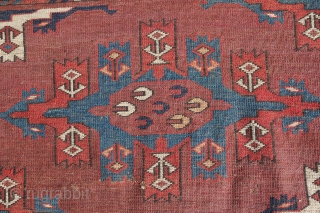 IGDIR? JOMUT? Mani Carpet Turkmenistan, ca 1880
Wool on Wool Natural Color,
Condition: Used,low pile, foundation partlly visible.
Size: 290x178cm                