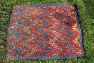 Verneh Aserbaidschan, Wool on Wool Natural color Very good condition
Size: 119x93cm 
PRICE: 250€                    